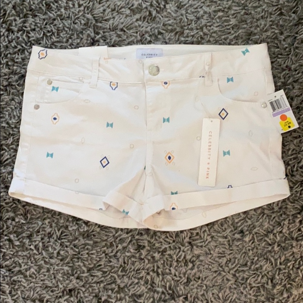 Juniors shorts. New, size 11
